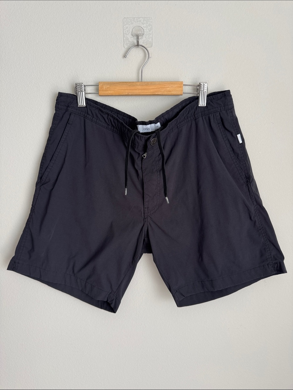 Onia Men’s Swim Trunks Size 34 black Drawstring Swim Shorts Mesh Lined Resort